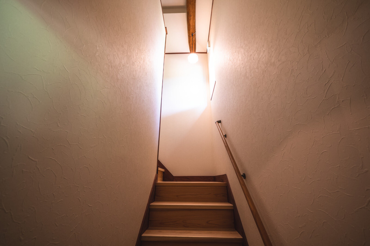 ゲストハウス「ひまわり」の階段